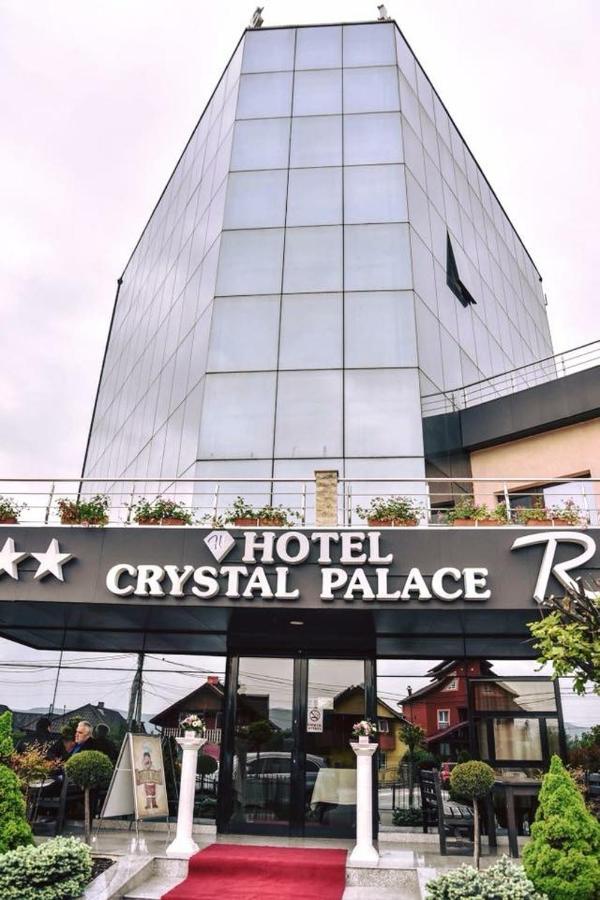 Hotel Crystal Palace Ramnicu Valcea Bagian luar foto